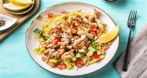 Salade grecque avec émincés de poulet et couscous perlé Recette