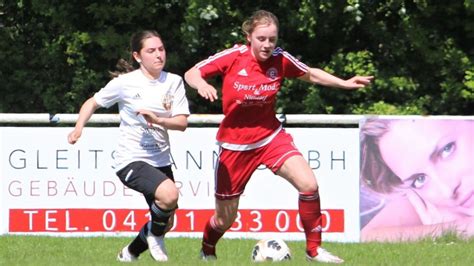 Fu Ball Oberliga Frauen Sc Egenb Ttel Feiert Kantersieg Shz