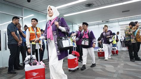 Lepas Jemaah Haji Kloter Pertama Indonesia BPKH Siap Dukung