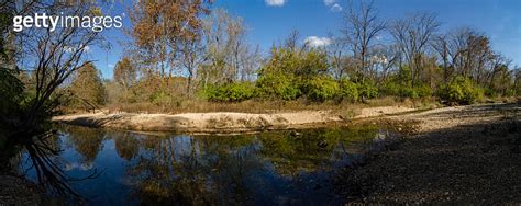 Castlewood SP Kiefer Creek Autumn Panorama 이미지 1436867850 게티이미지뱅크