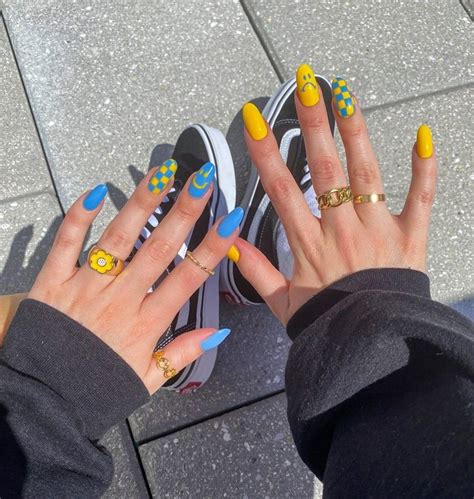 Gemini Nails For The Timeless Twins Thefab S Di Ide Cat