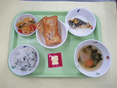 令和3年3月11日の給食（魚のカレーマヨネーズ焼き） しいの木保育園｜社会福祉法人徳名会