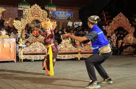 asyik joget bumbung klasik digelar  sesuai pakem  hapus