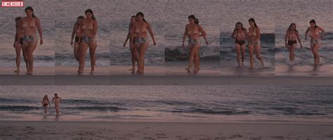 Clare Mcnulty Desnuda En Fort Tilden