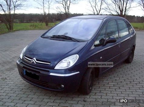 2004 Citroen Xsara Picasso 1 8i 16V Exclusive Car Photo And Specs