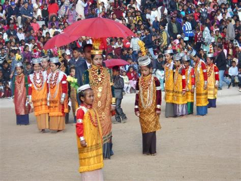 A Look at the Matrilineal Khasi Tribe in Meghalaya, and the Women Who ...