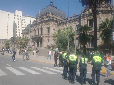 En Tucum N Se Burlan Hasta De La Casa De Gobierno Por Segundo D A