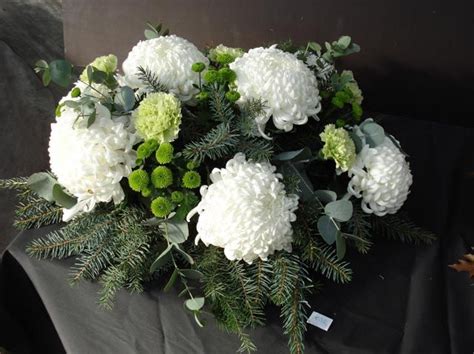 Pin By Jadwiga Herfet On Dekoracja Na Pomnik Funeral Flowers Floral