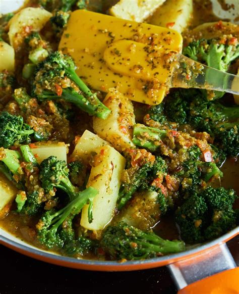 Broccoli Curry Recipe In 2020 Broccoli Curry Curry Recipes Spicy Broccoli