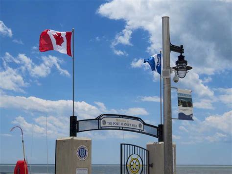 Port Stanley Lighthouse & Pier, Port Stanley