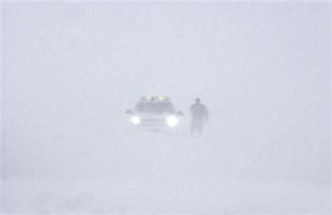 Weather chaos! Massive blizzard storm dumps 3 FEET of snow at the end ...