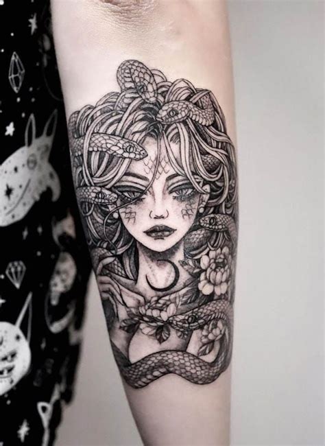 Fearsome And Awesome Medusa Tattoos With Meaning Medusa Tattoo