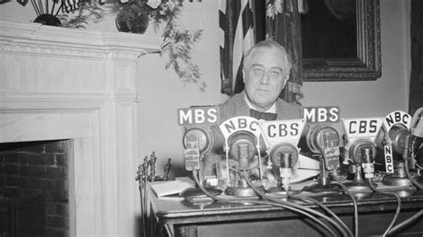 Franklin D Roosevelt Fireside Chats