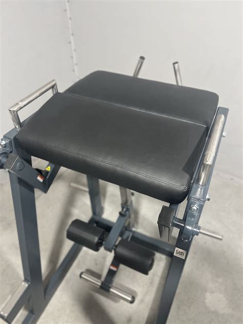 V1 Reverse Hyperextension Machine Gymequip Arabia Professional Gym