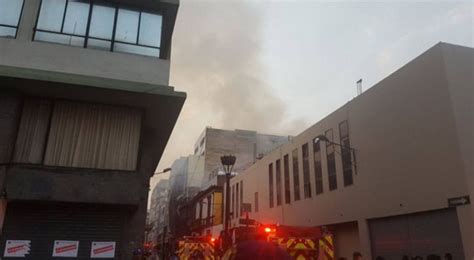 Cercado De Lima Incendio Afecta Pollería Ubicada En Casona Pancho Fierro Latina