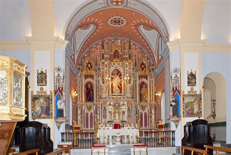 Altar Principal De La Iglesia De Santiago Arboleas Foto De Archivo