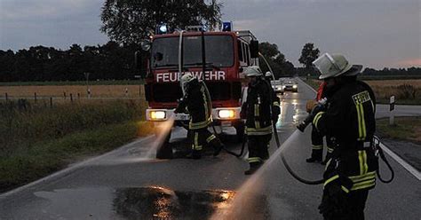 Schlachtabfälle sorgen für spiegelglatte Straßen nw de