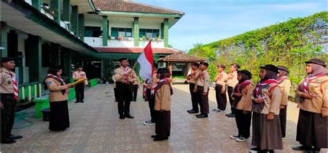 16 Pramuka Penggalang MTsN 7 Bantul Ikuti Upacara Pelantikan Dan