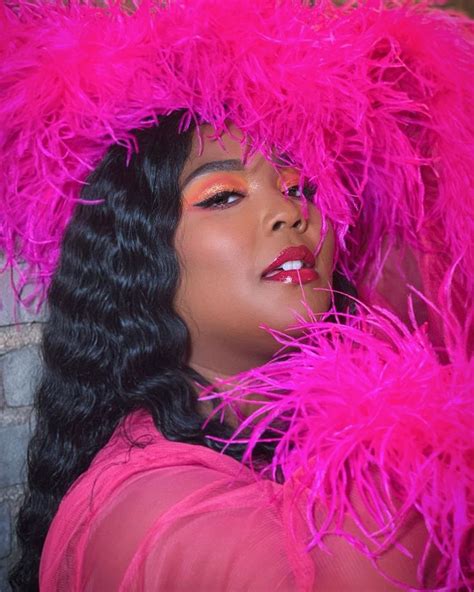 Lizzo On Instagram “flamingho 💖” Pretty People Celebrities Perfect Pink