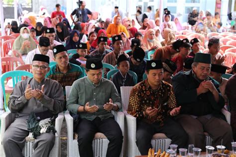 Gelar Gebyar Selawat Ratusan Santri Di Bekasi Dukung Ganjar Presiden