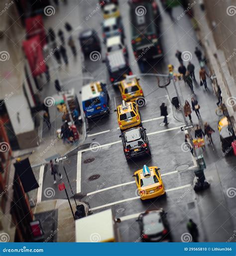 Commuters react to the latest local hour in New York changes 25
