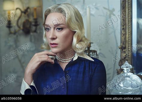 CHLOE SEVIGNY In FEUD 2024 Directed By RYAN MURPHY Copyright FOX 21