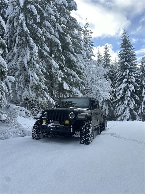 Gladiators Snow Wheeling Post Your Pics Jeep Gladiator Jt News