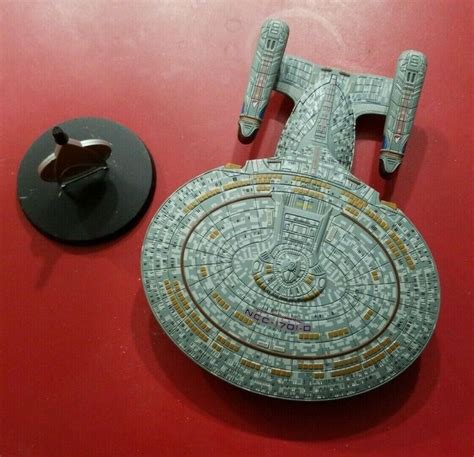 Corgi Star Trek Th Anniversary U S S Enterprise Ncc D Cc W