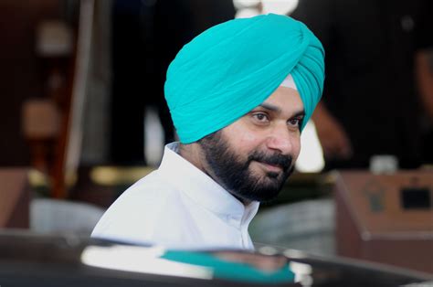 Twitter Reactions Navjot Singh Sidhu Accepts Imran Khan S Oath