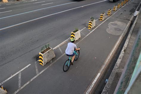 Paglalagay Ng Concrete Plant Boxes Sa Gilid Ng Bike Lanes Sinimulan Na