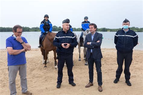 Arc Sur Tille Des Gendarmes Cheval Assurent La S Curit De La Base