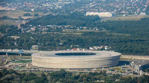 Polski stadion ma sponsora po dziesięciu latach Nowa rzeczywistość