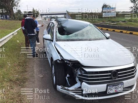 Auto Se Estrella Contra Retaguardia De Cami N En La Morelia P Tzcuaro