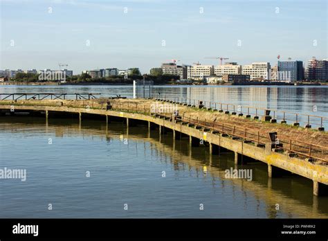 Thames Path Woolwich In London Stock Photo Alamy