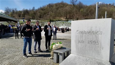 Srebrenica U Memorijalnom Centru Poto Ari Obilje Ena Godi Njica Od