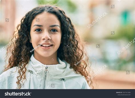 Adolescente Fille 3 144 967 Images Photos Et Images Vectorielles De Stock Shutterstock