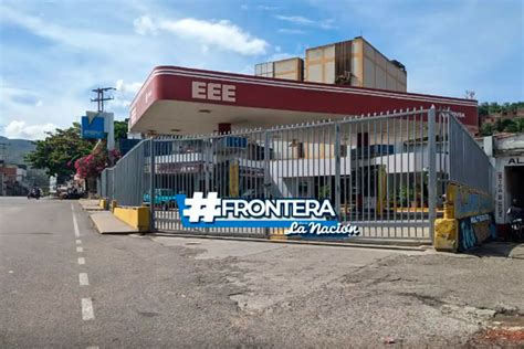 En La Frontera Tachirense Suman Cuatro D As Moviliz Ndose Con Gasolina