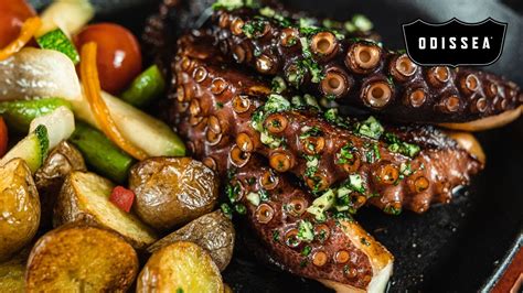 Pulpo A La Parrilla Con Vegetales Al Grill Odissea Youtube