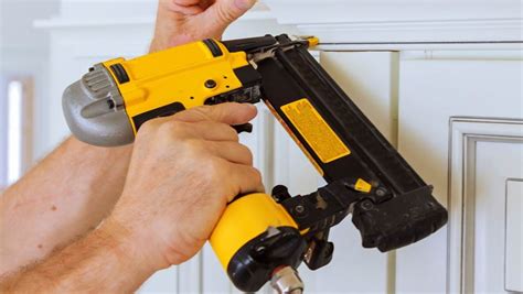 How To Use A Nail Gun Nails The Basic Guide For Beginners Abcrnews