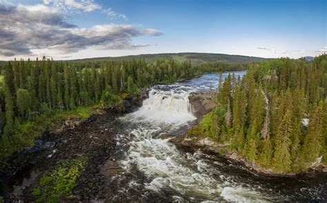 La Cascade De Ristafallet Dans La Partie Ouest Du Jamtland Est