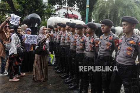 Aksi Tolak Kecurangan Pemilu Di Depan Gedung KPU Jakarta Republika Online