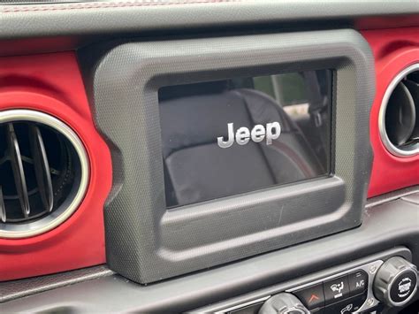 2020 2023 Jeep Gladiator Jt Uag Uconnect 4 With 7 Inch Display With Apple Carplay And Android