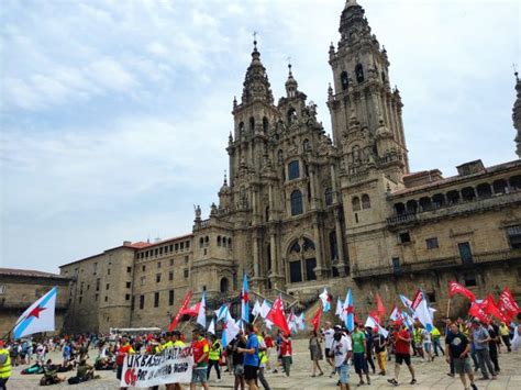 Traballadores As De Urbaser Santiago Manif Stanse Por Un Convenio Digno