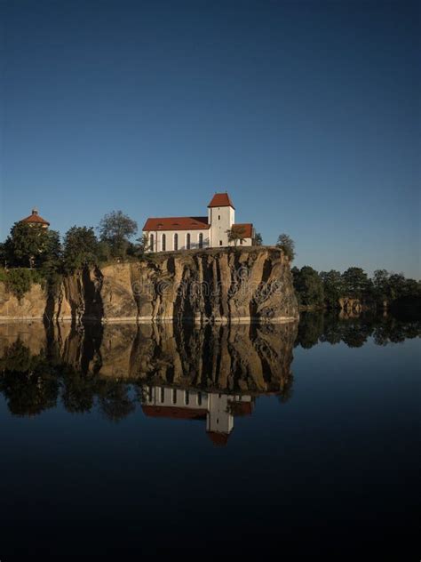 Berlegungen Von Gebirgskapellenkirche Bergkirche Beucha An Geformtem