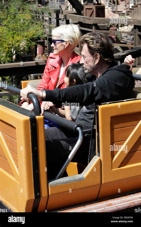 Johnny Hallyday Con Su Esposa Laeticia Boudou Y Su Hija Jade Pasar El