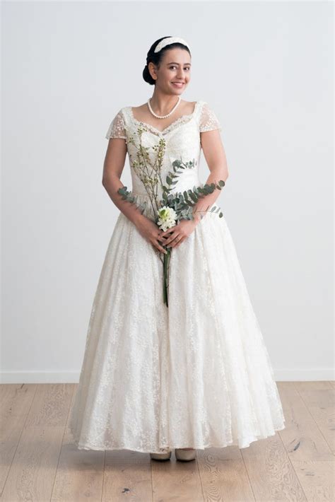 pros  cons  unique wedding dresses  bespoke gowns costura