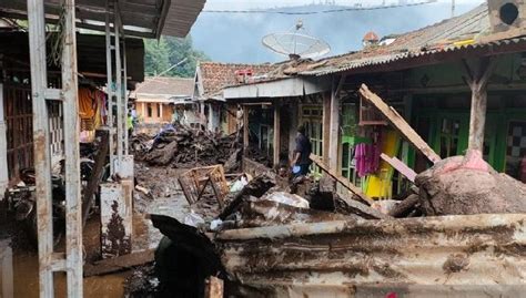 Perhutani Menduga Titik Longsor Jadi Pemicu Banjir Bandang Gunung