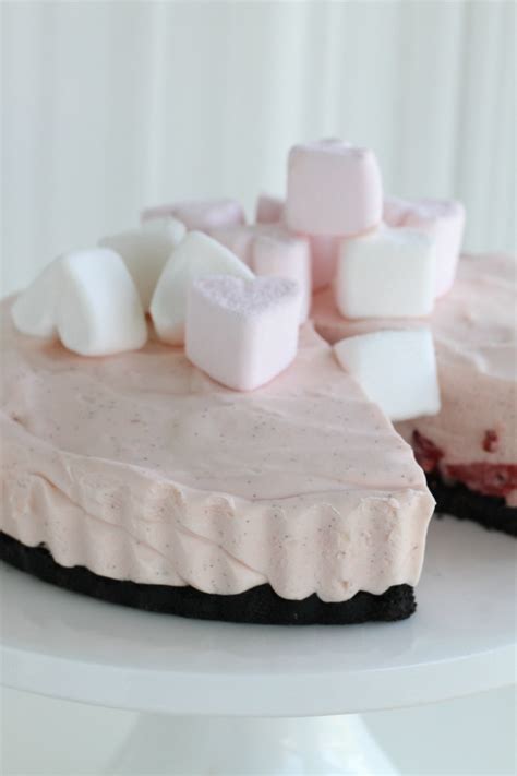 Oreo & Strawberry Cheesecake - Passion For Baking :::GET INSPIRED:::