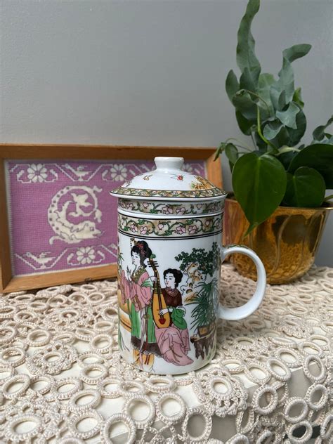 Porcelain Chines Ladues In The Gardenwith Music Time Mug Infuser Lid