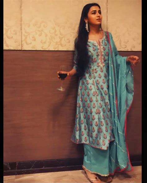 Diwali 2022 Fashion Tejasswi Prakash Jasmin Bhasin Priyanka Chahar